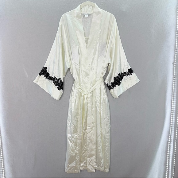 Natori Private Luxuries NWT women’s matching set nightgown Robe kimono sleeve M - Picture 3 of 11